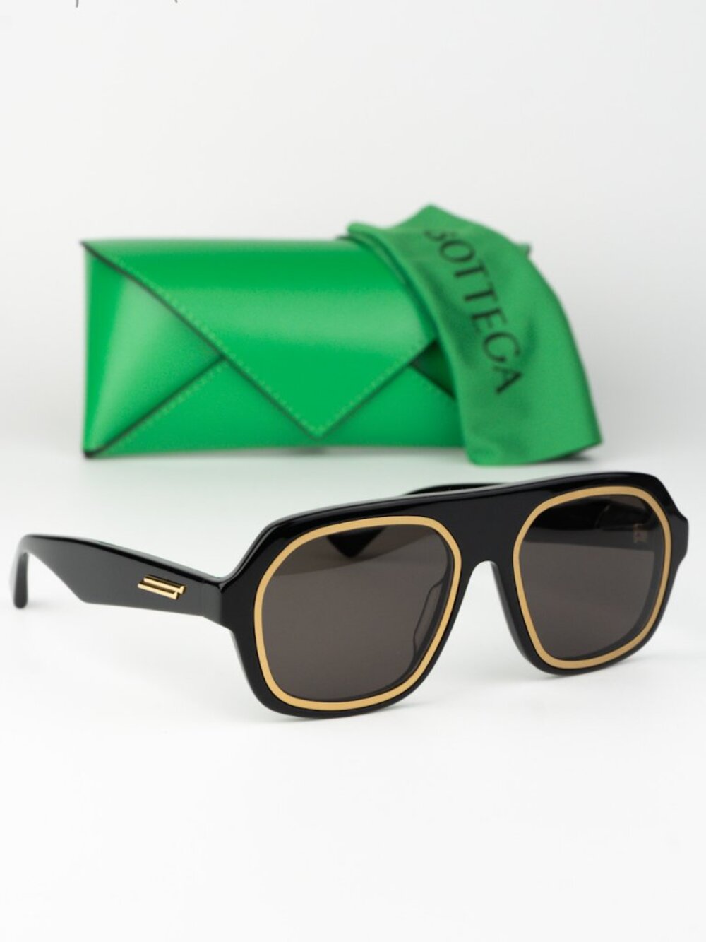 Bottega Veneta Women Sunglasses Black Grey Square BV1217S 001 NEW AUTHENTIC